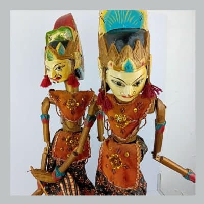 indoniesian theatre puppets bright coloured costumes